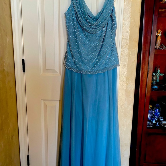 Cachet Dresses & Skirts - Evening dress